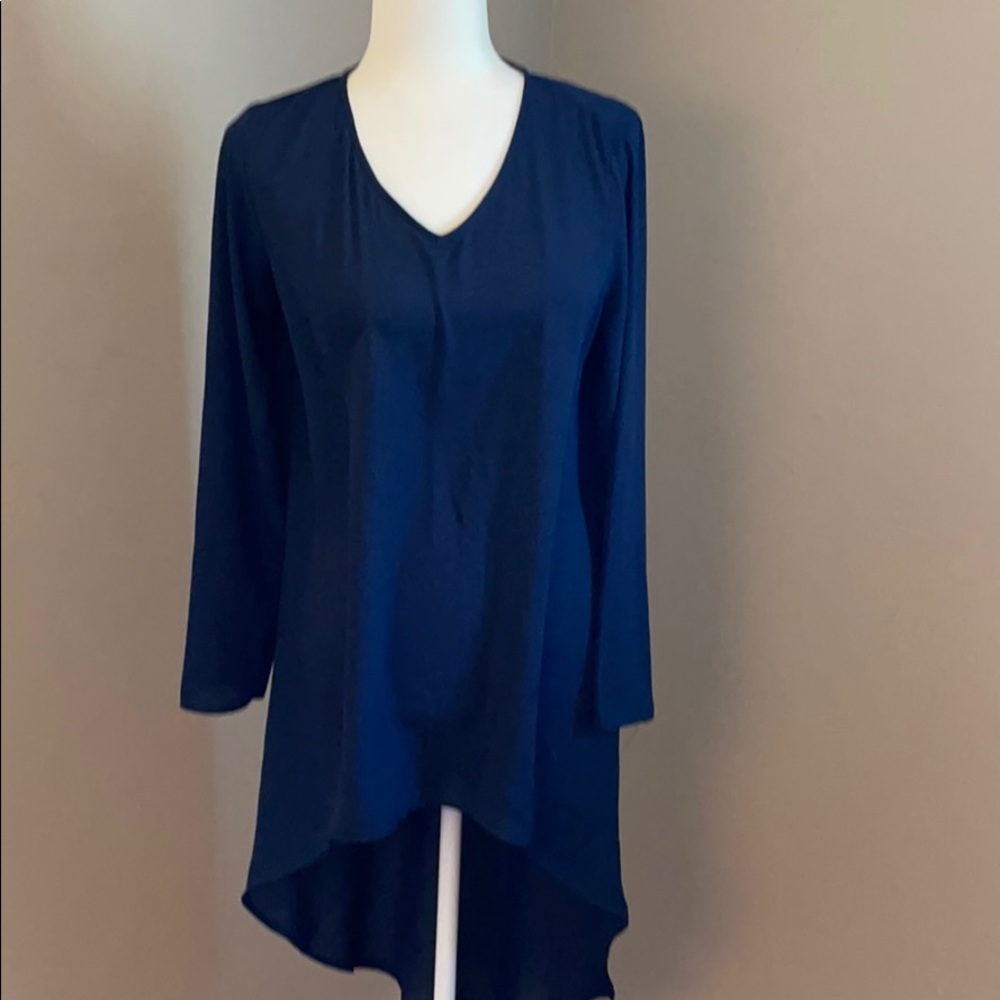 Chico size 0 navy high low shirt